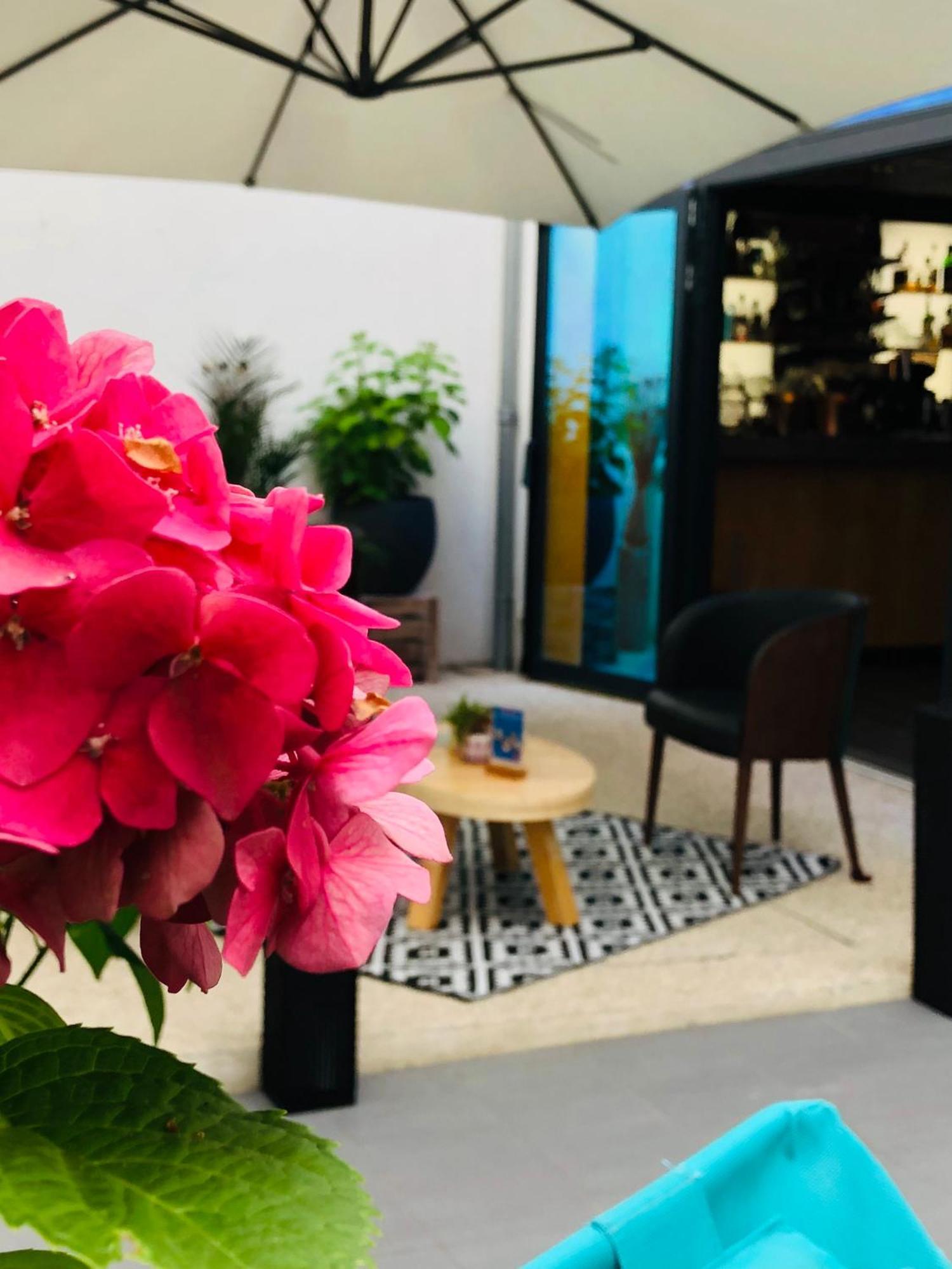 Hotel La Fabrique ลาโรแชล ภายนอก รูปภาพ
